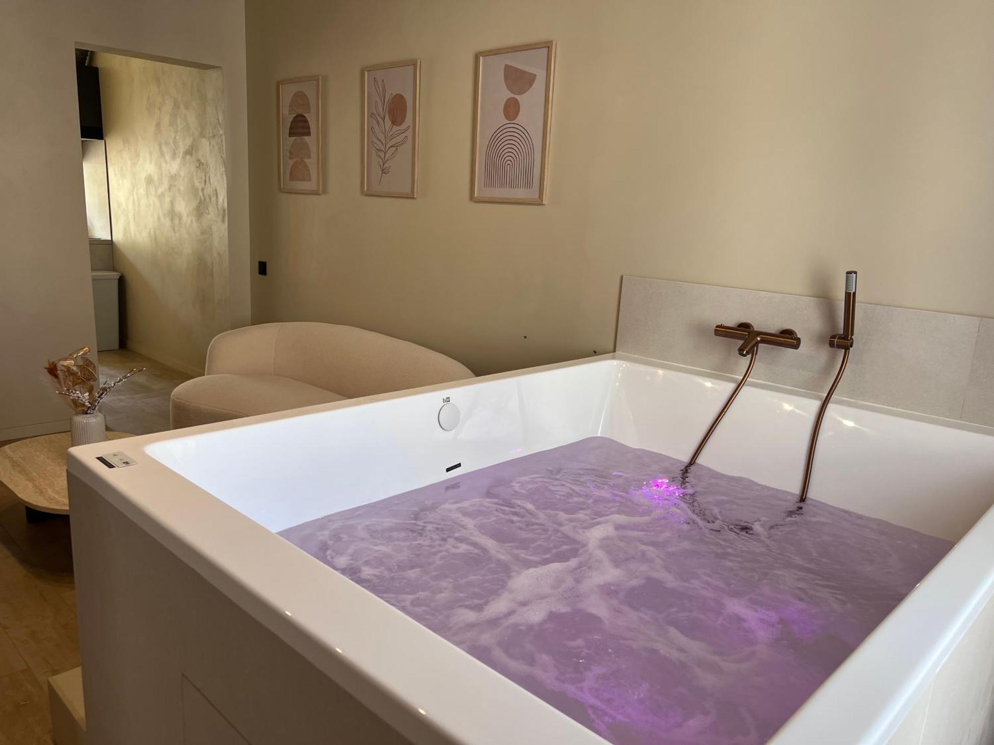 Harmony Room Suite Avec Balneo أنجير المظهر الخارجي الصورة